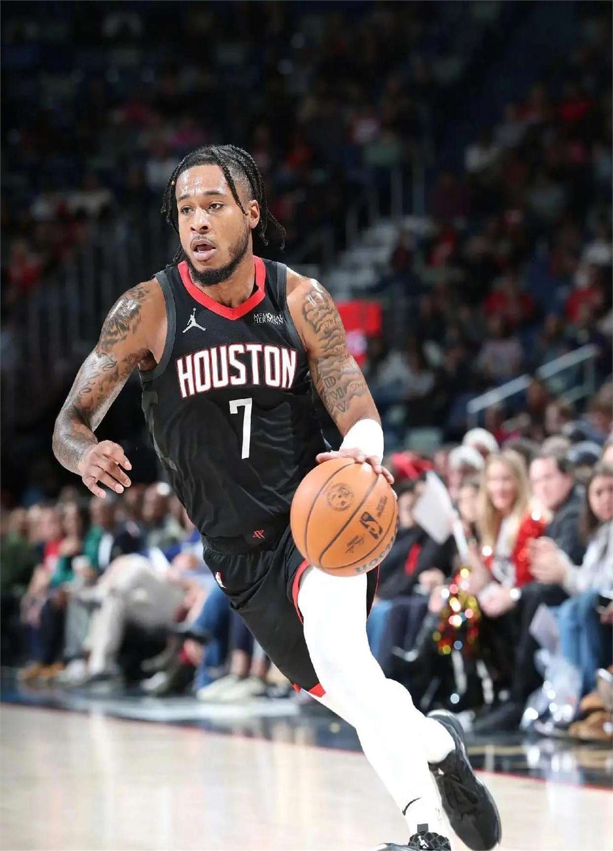 转折点休斯敦火箭回应争议，荷甲今夜攻防权衡，悬念犹存，年轻球员得到机会