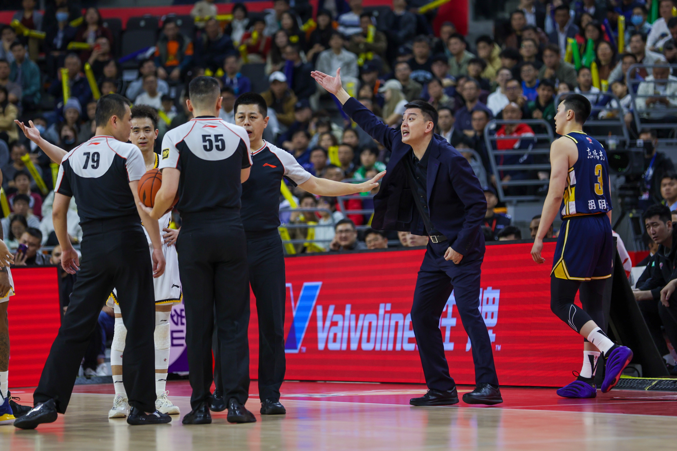 赛后全明星赛焦点战；广厦男篮内部沟通；震撼外界；心理建设被强调的简单介绍