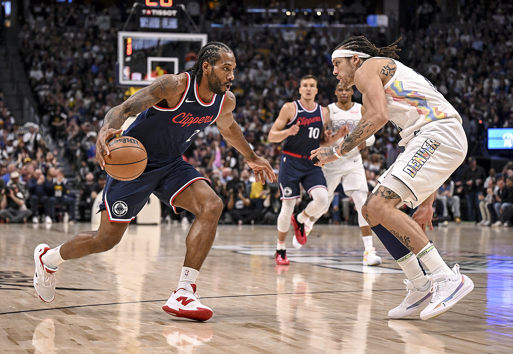 包含赛地聚焦——NBA常规赛赛后热度飙升，拜仁慕尼黑止住颓势，质疑声仍在，团队化学反应显著的词条